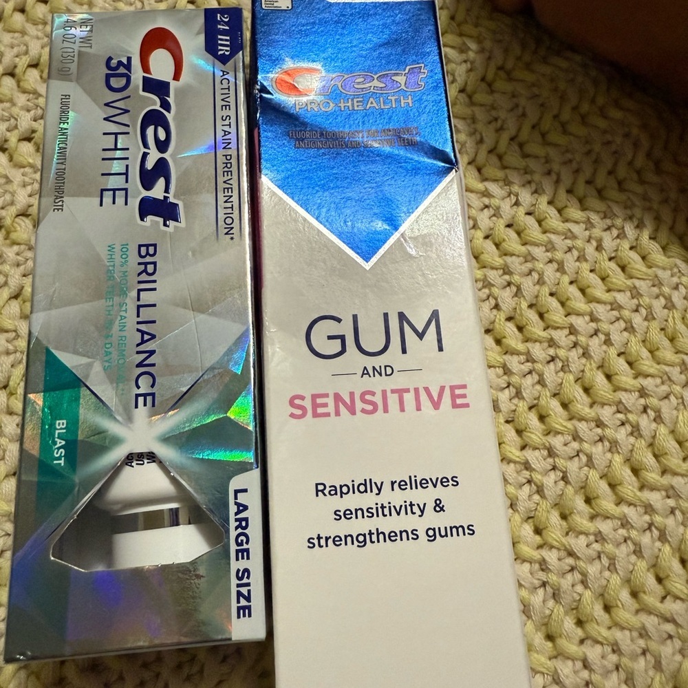 Crest 3D White Brilliance and Pro-Health Gum Care Set